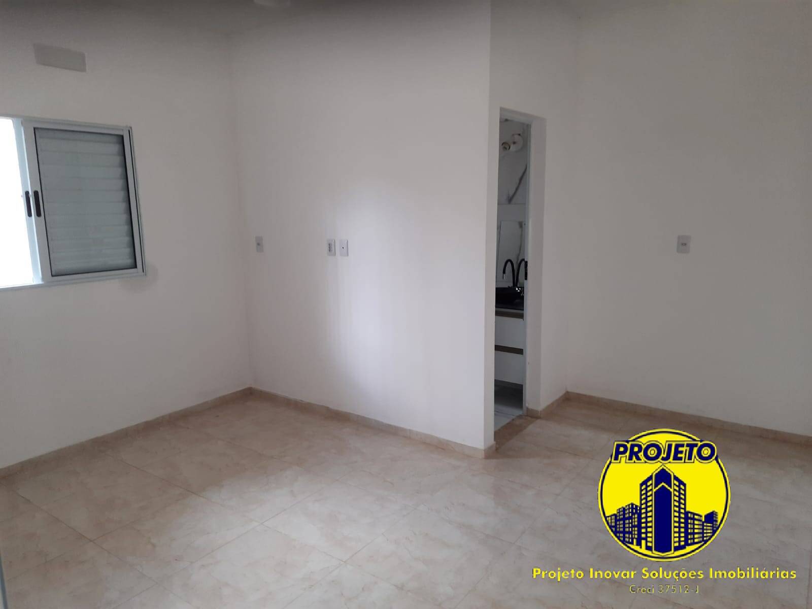 Casa para alugar com 3 quartos, 100m² - Foto 2