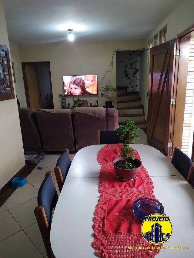 Sobrado à venda com 4 quartos, 200m² - Foto 3