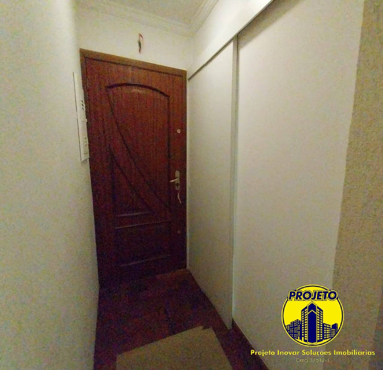 Apartamento à venda com 2 quartos, 74m² - Foto 2