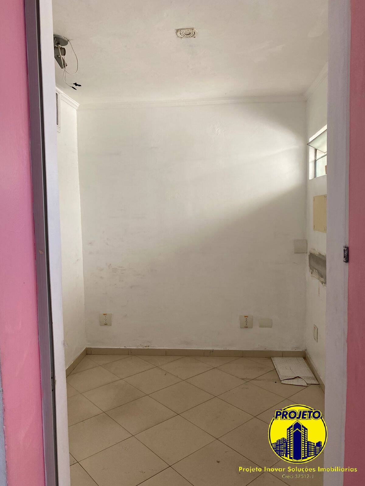 Prédio Inteiro para alugar, 102m² - Foto 2