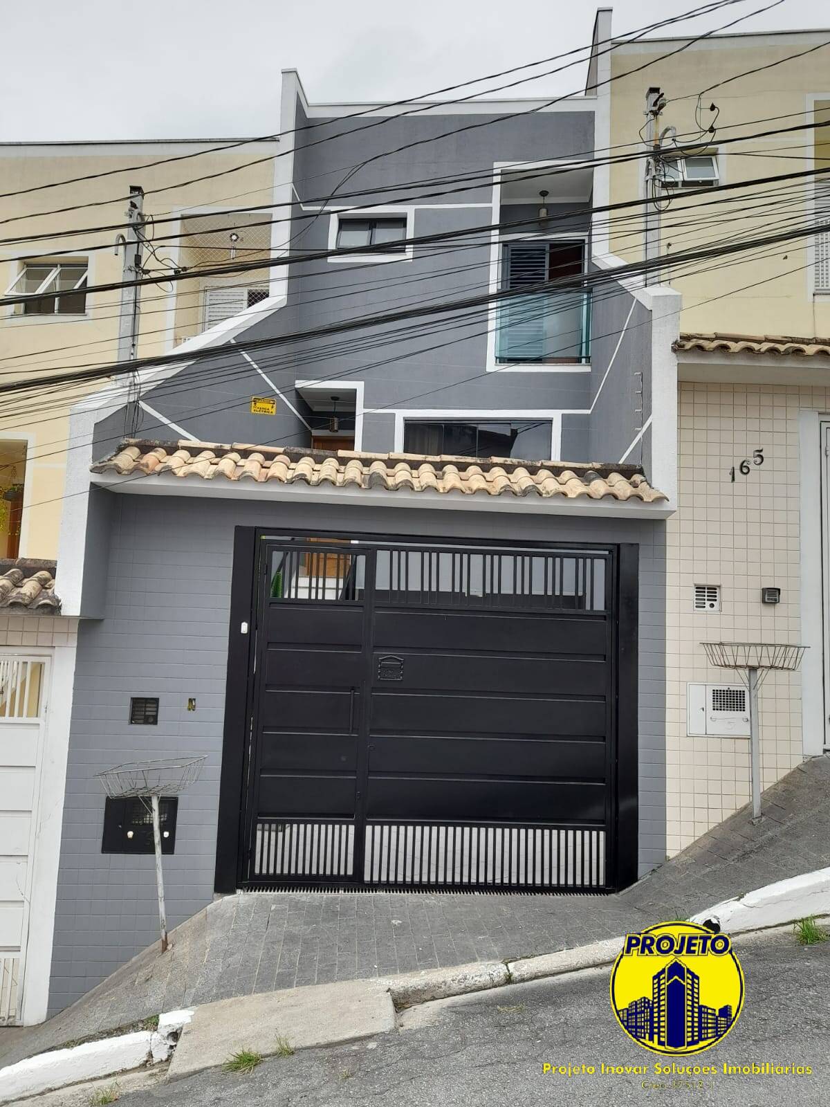 Sobrado à venda com 4 quartos, 190m² - Foto 1