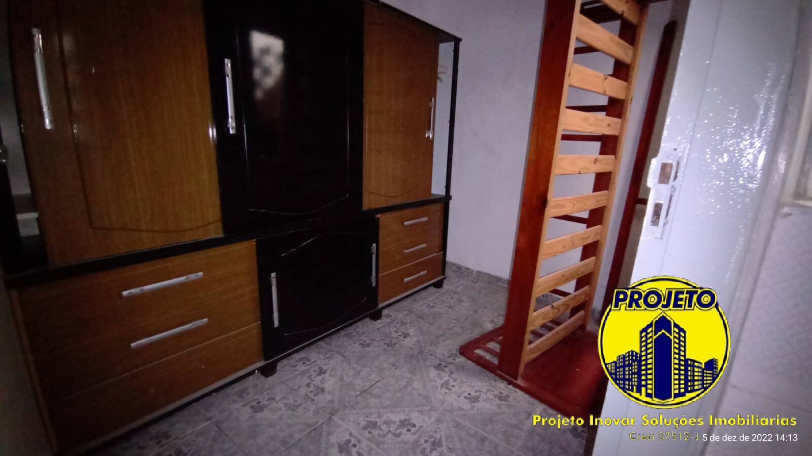 Casa para alugar com 2 quartos, 100m² - Foto 12