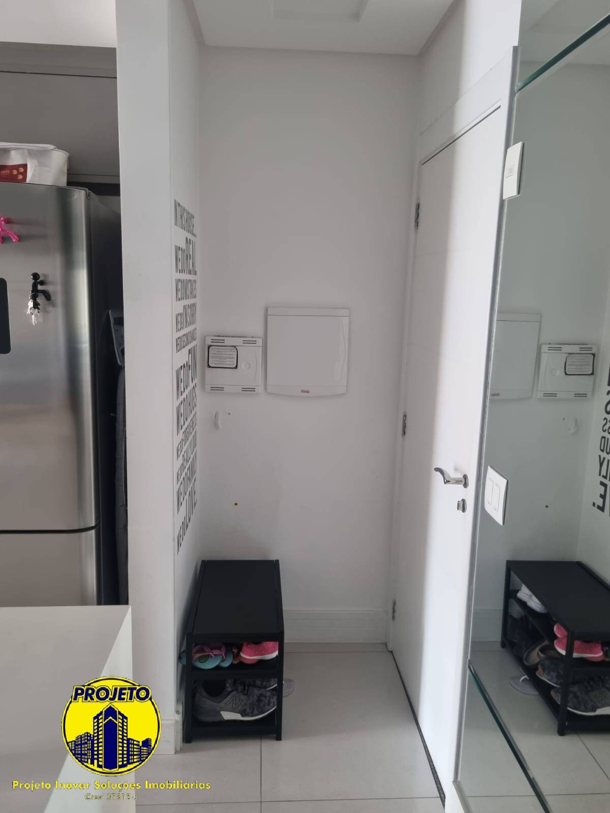 Apartamento à venda com 2 quartos, 68m² - Foto 2