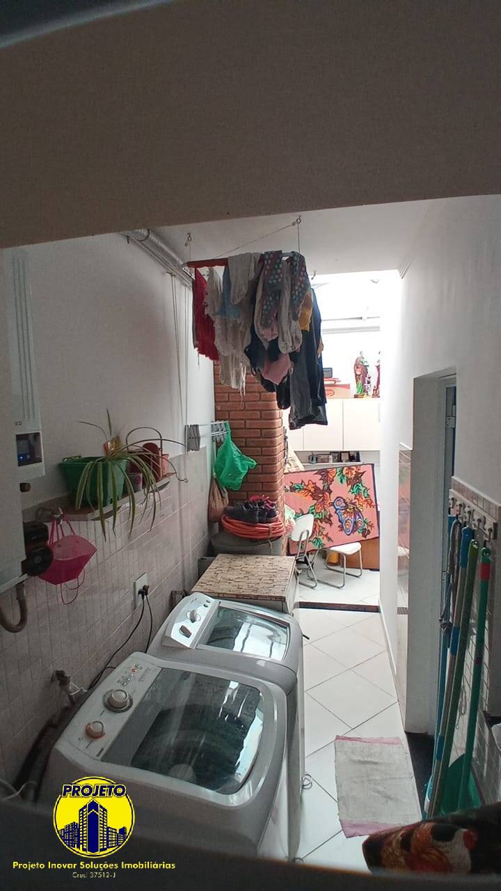 Casa à venda com 3 quartos, 200m² - Foto 21