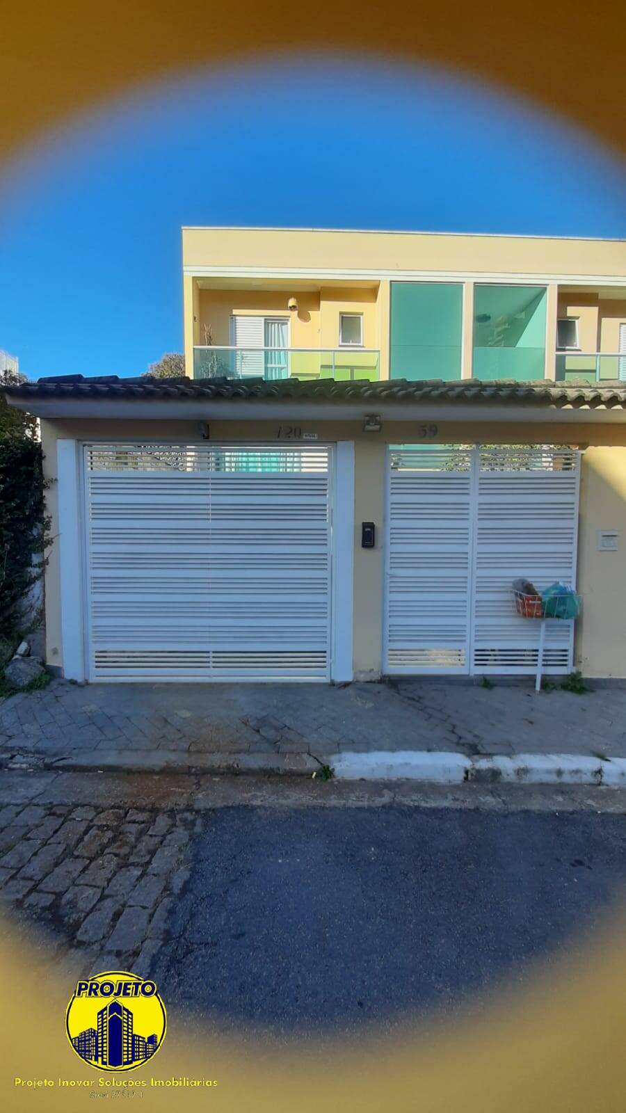 Casa à venda com 3 quartos, 200m² - Foto 1