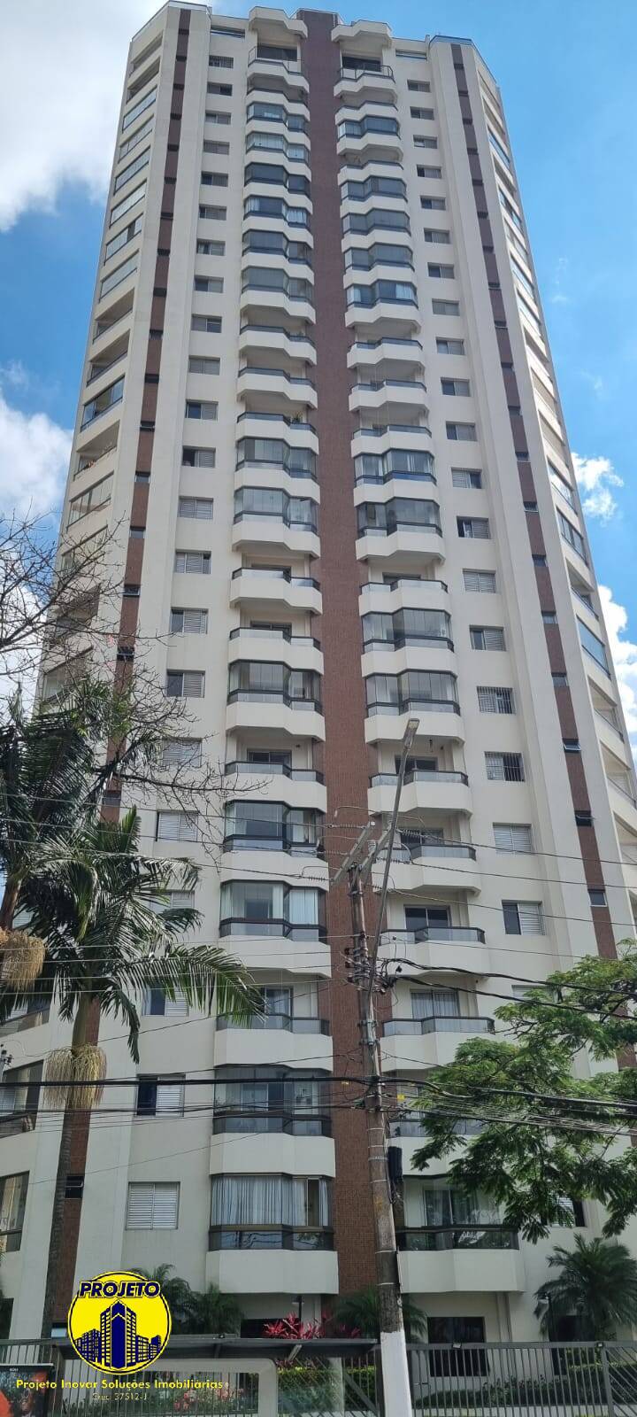 Apartamento à venda com 3 quartos, 105m² - Foto 1