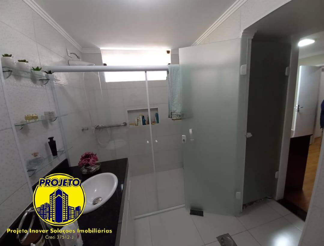 Casa à venda com 4 quartos, 230m² - Foto 14