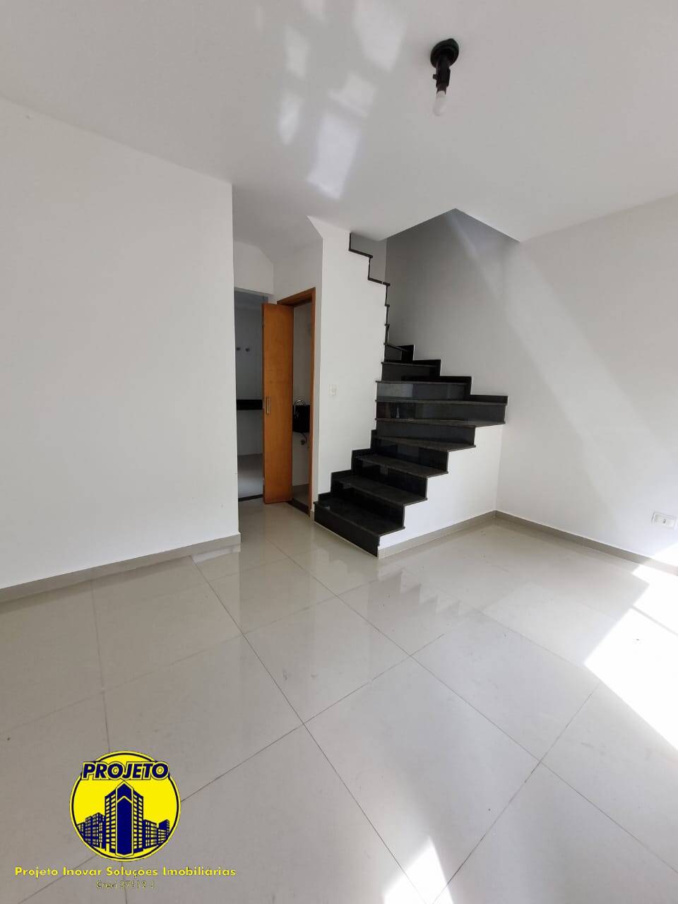 Casa de Condomínio à venda com 2 quartos, 60m² - Foto 2