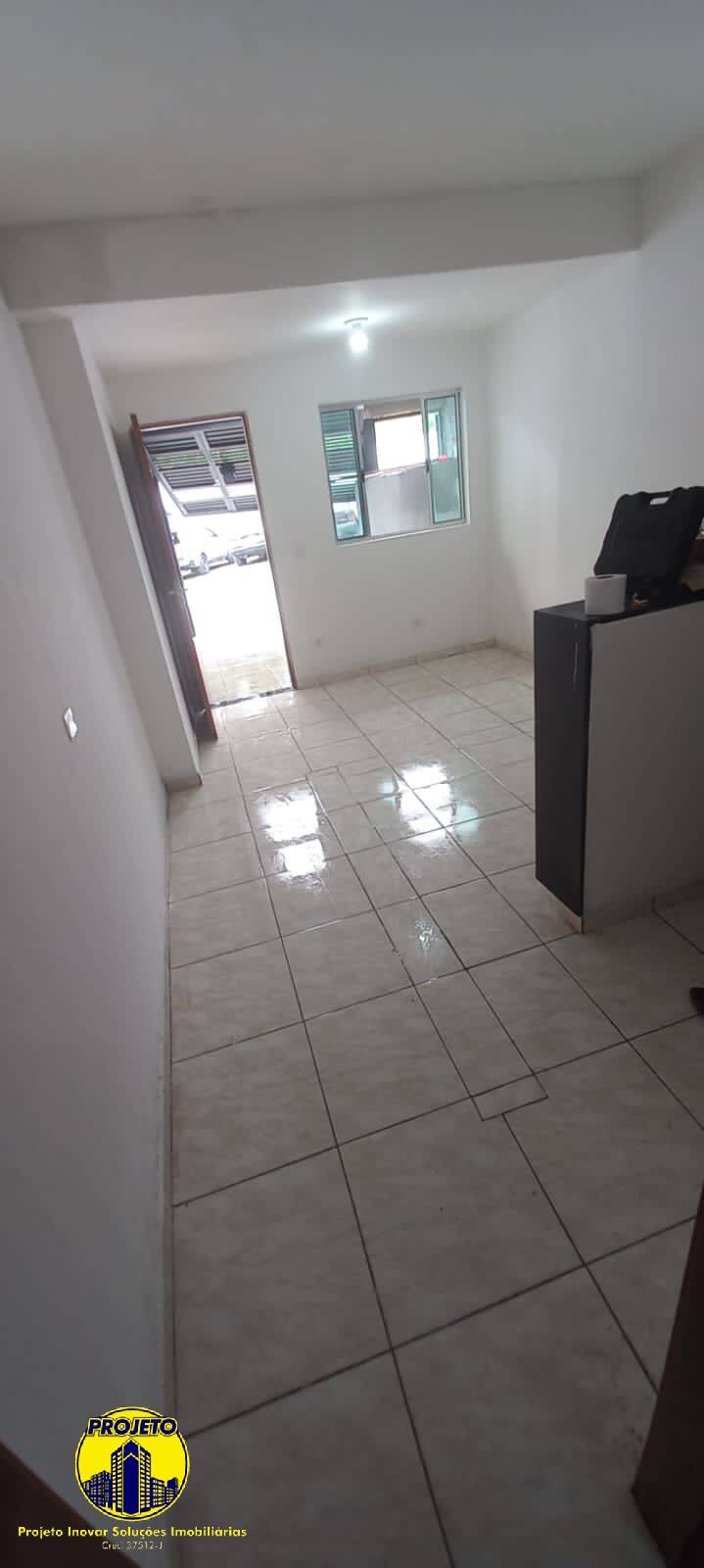 Casa à venda com 6 quartos, 200m² - Foto 5