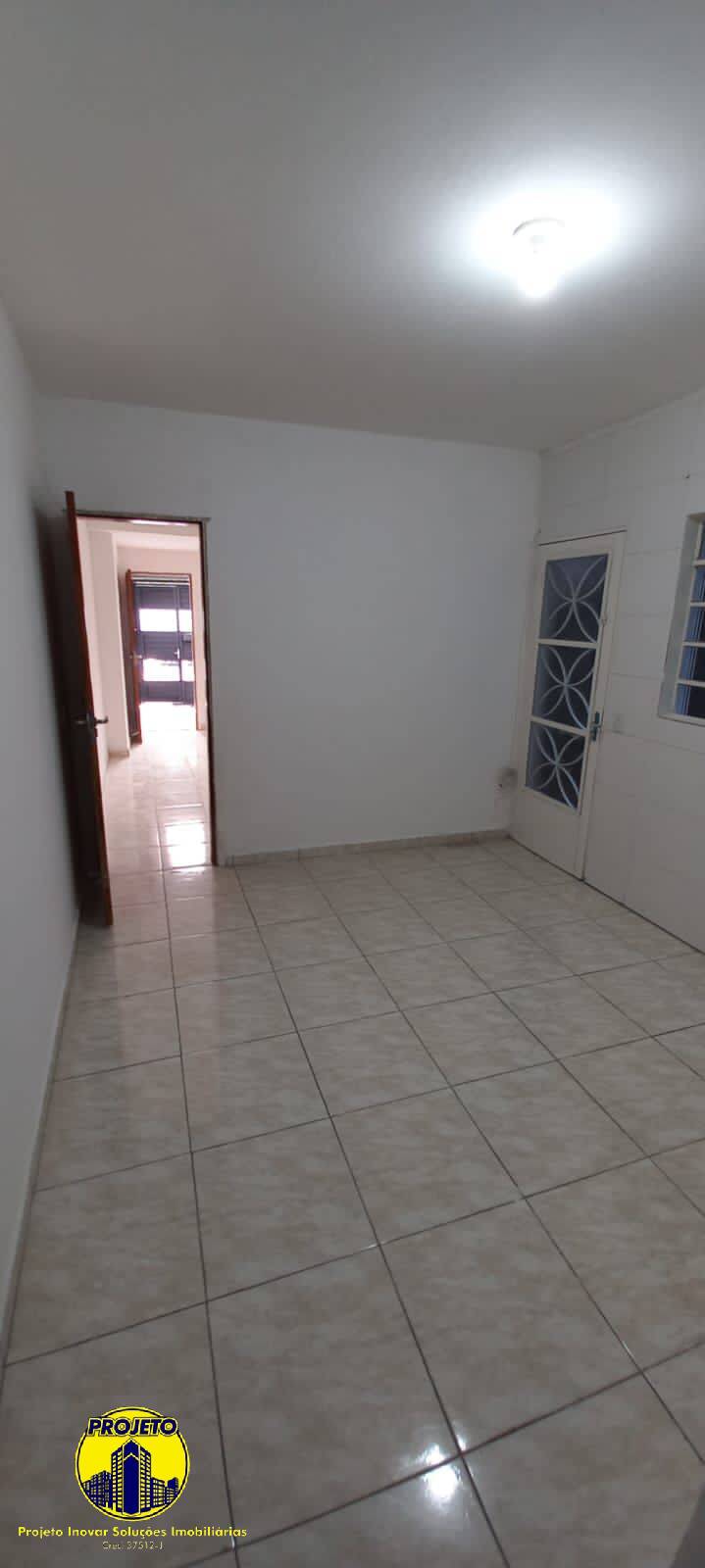 Casa à venda com 6 quartos, 200m² - Foto 8