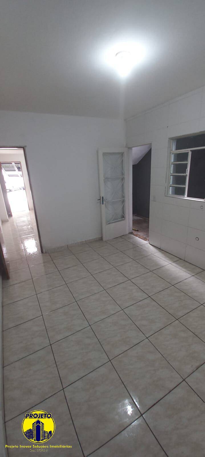 Casa à venda com 6 quartos, 200m² - Foto 15