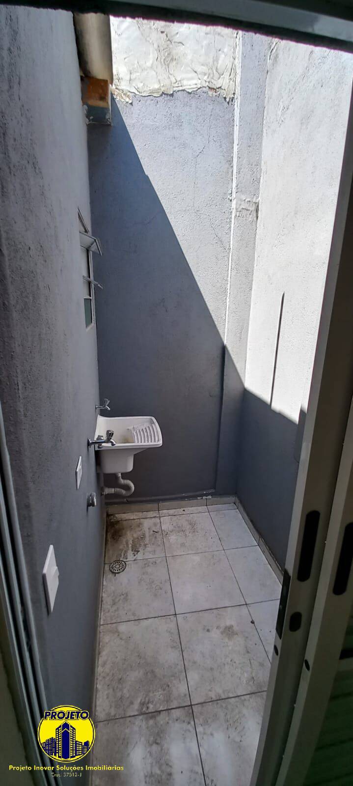 Casa à venda com 6 quartos, 200m² - Foto 17