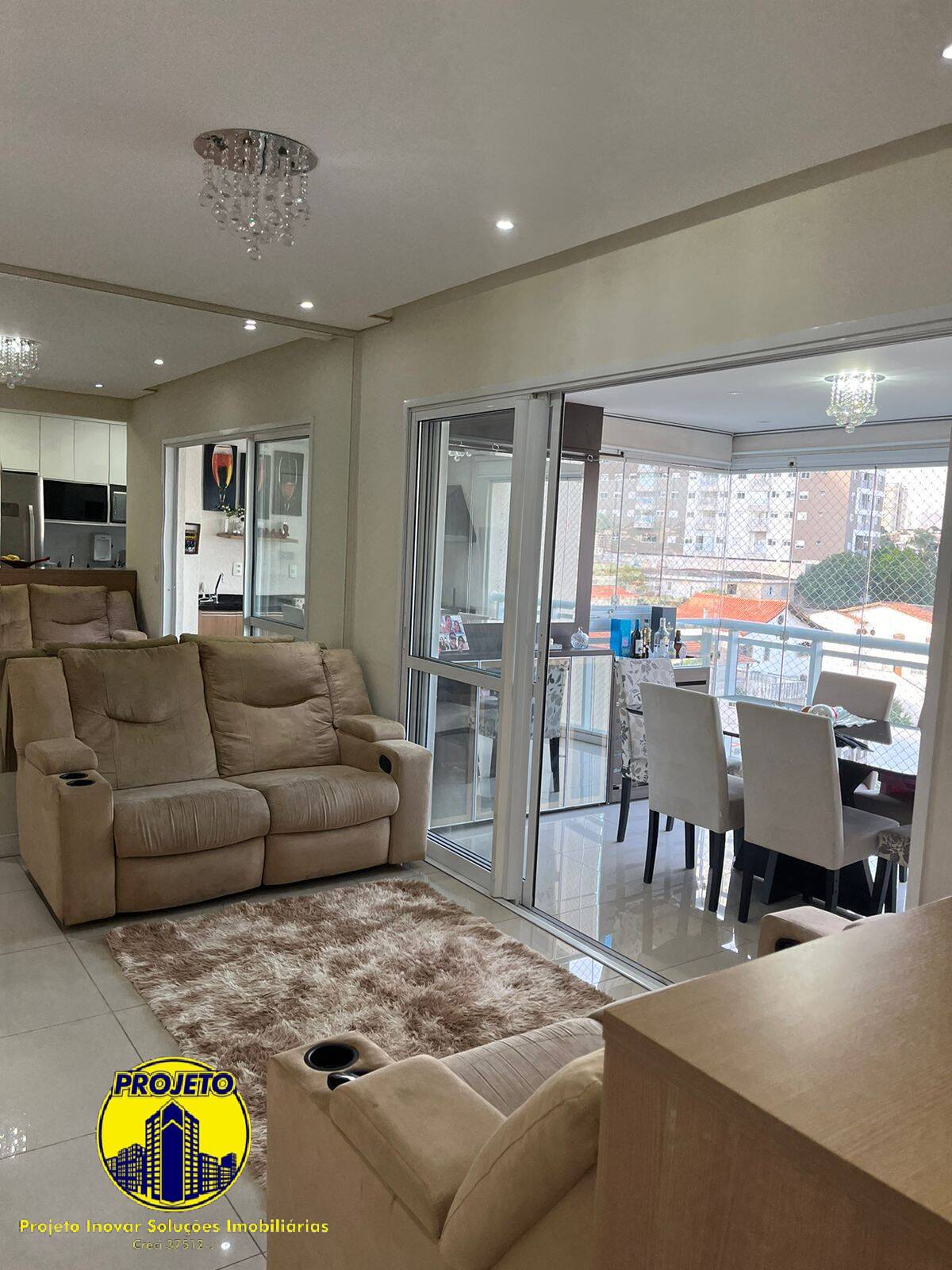 Apartamento à venda com 2 quartos, 72m² - Foto 1