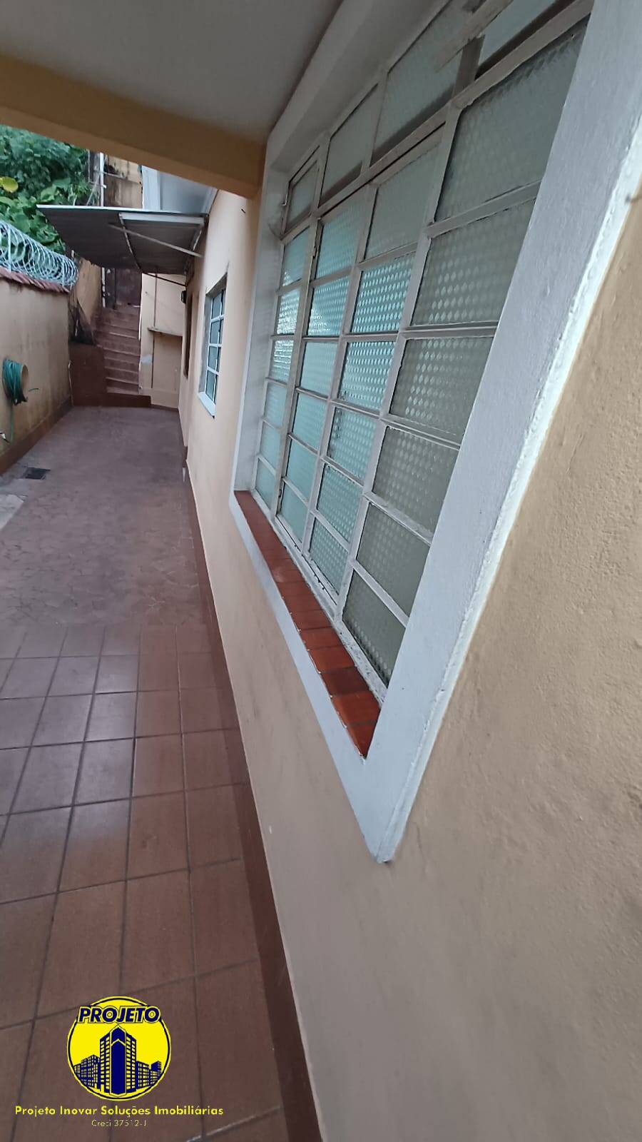 Casa à venda com 8 quartos, 258m² - Foto 2