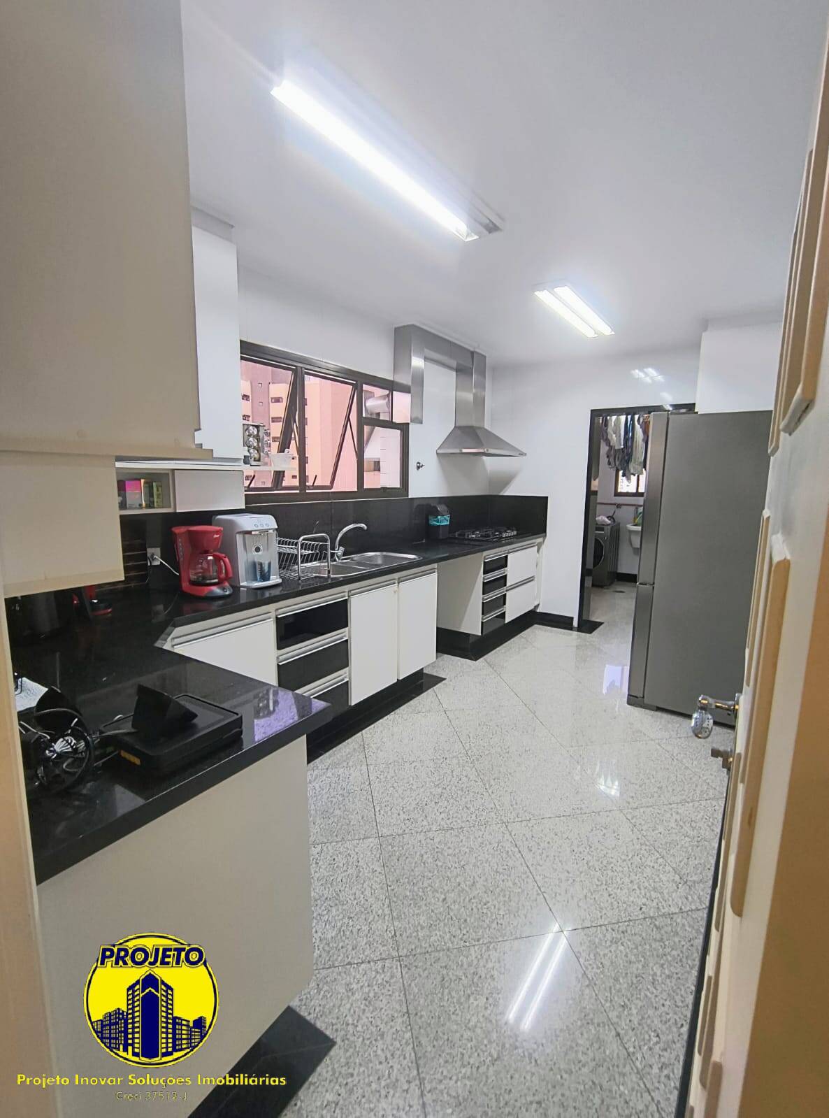 Apartamento à venda com 3 quartos, 280m² - Foto 6